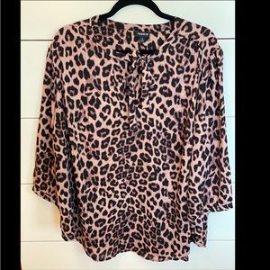 Torrid leopard print tie front blouse size 3